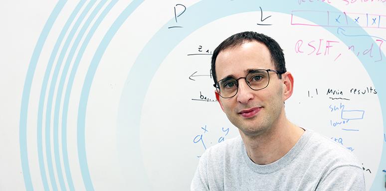 Dr Eylon Yogev